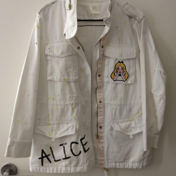 Alice in Wonderland White Denim Trucker Jacket Size Medium - Picture 2 of 7